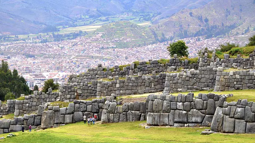 EXPLORA CUSCO Y LOS 4 ATRACTIVOS TURÍSTICOS