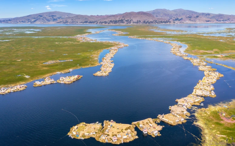 RECORRE EL LAGO TITICACA Y LAS ISLAS DE UROS Y TAQUILE