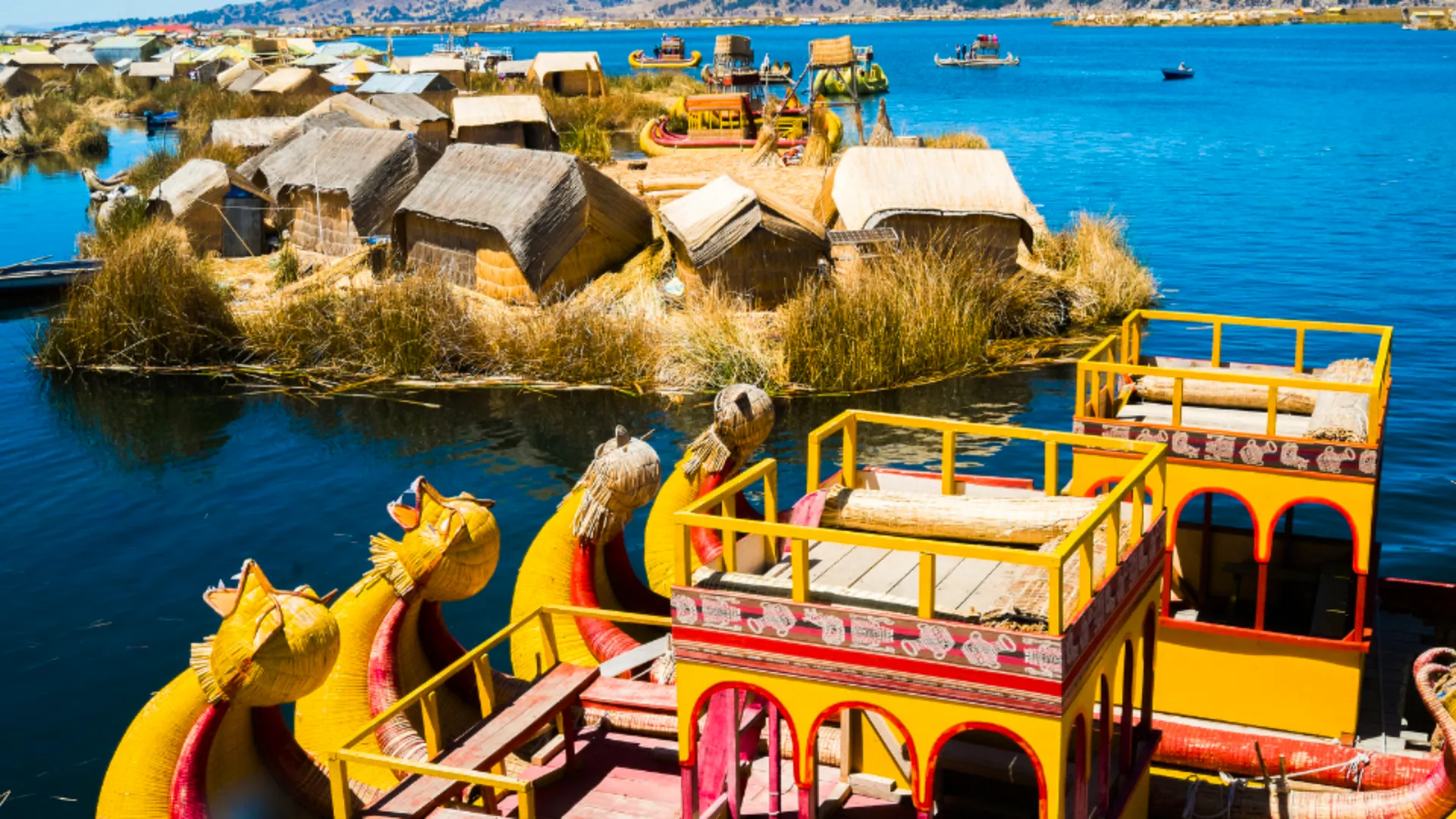 RECORRE EL LAGO TITICACA Y LAS ISLAS DE UROS Y TAQUILE